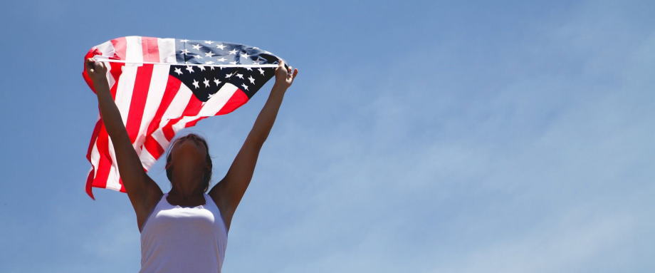 美国5月消费者信心小幅上升，暗示随着美国经济重启，新冠疫情引发的经济衰退最糟糕的时期可能已经过去