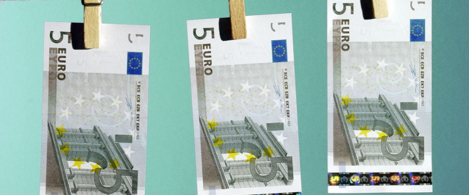 周二欧盘时段,美元指数跌幅达0.5%,报99.22,非美货币集体走高。其中,欧元兑美元涨幅扩大至0.53%,现报1.0957。因对全球经济从大流行中复苏的乐观情绪升温,支撑较高风险货币。