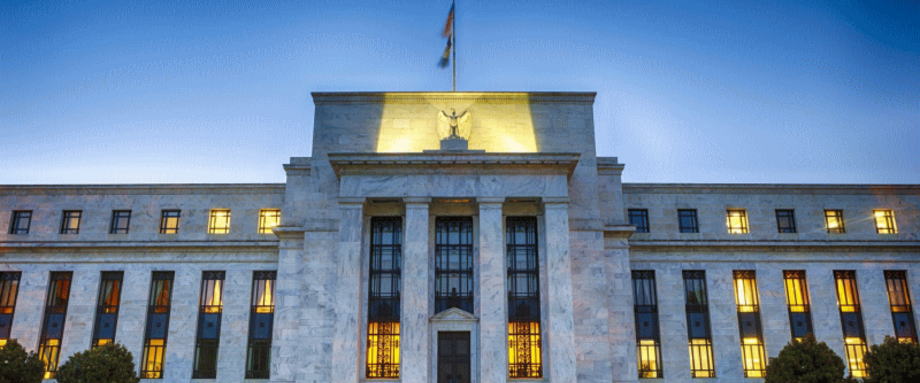 强劲的尾盘涨势周二(6月2日)推动华尔街股市再度收高，市场参与者将目光从美国各地的暴力抗议活动和对大流行的担忧转向解封措施和经济复苏的迹象。