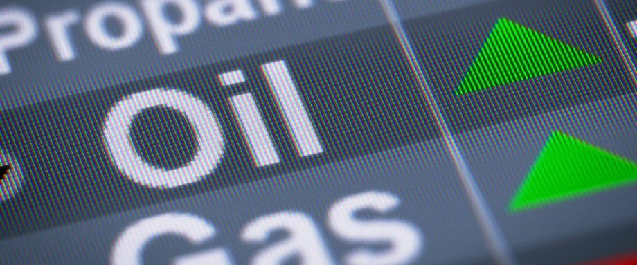 伴随着市场风险偏好情绪的升温，以及对产油国延长减产协议的预期，国际油价本周持续上涨。周三(6月3日)亚市盘初，布伦特原油价格升破每桶40美元关口，为3月上旬爆发价格战以来首次。