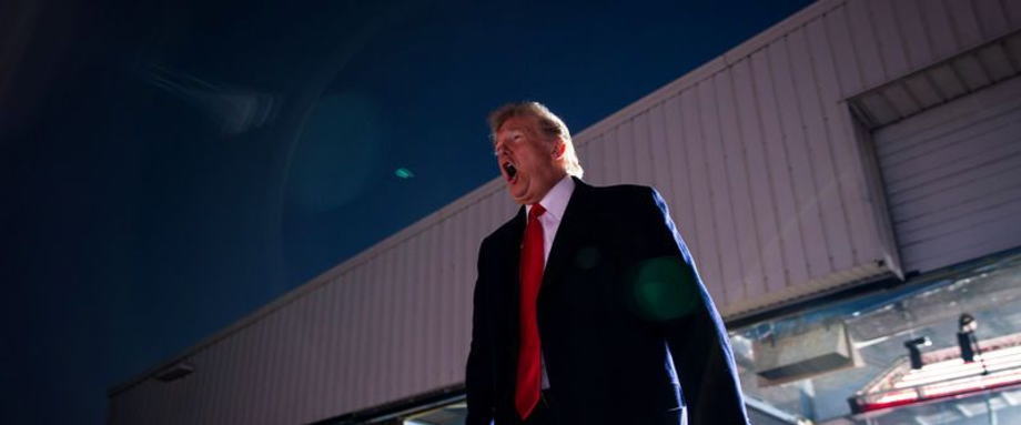 美国总统特朗普周二表示，应动用军队平息纽约市的街头骚乱，而各地方当局准备应对当晚的抗议潮，