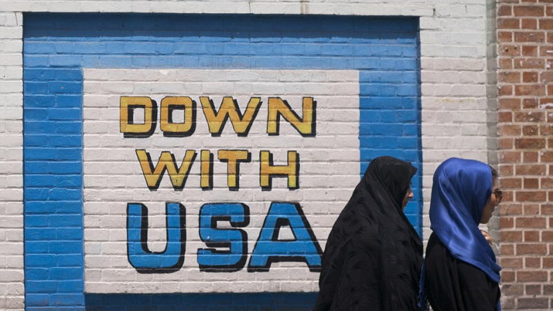 据彭博社报道,美国总统唐纳德·特朗普(Donald Trump)表示,若美国与欧盟之间的谈判不能达成新的贸易协议,将对欧盟汽车征收进口关税。