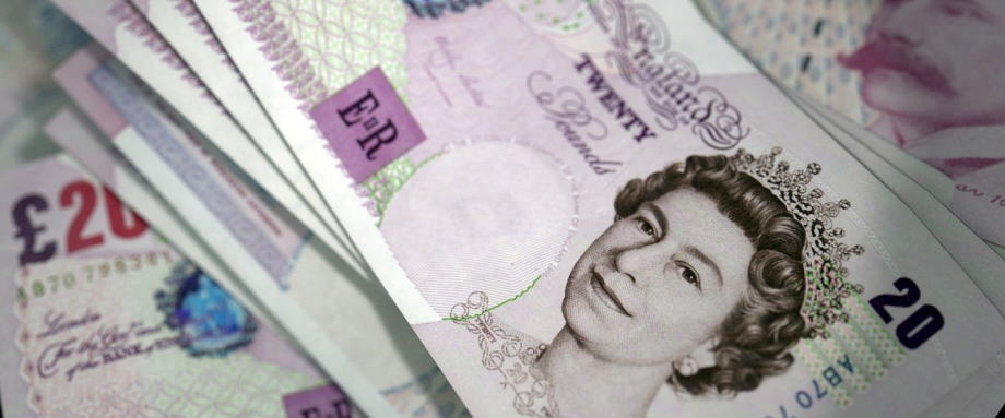 英镑进入6月份后开始上涨，收复了5月份的部分跌幅。今年5月份，因为脱欧谈判失败的忧虑加剧，英镑因此承压出现持续下滑。 