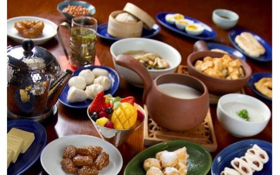 远大期货官网财经早餐：欧美股市暴跌，黄金下滑，油价重挫10%，美元创两个月来最大涨幅