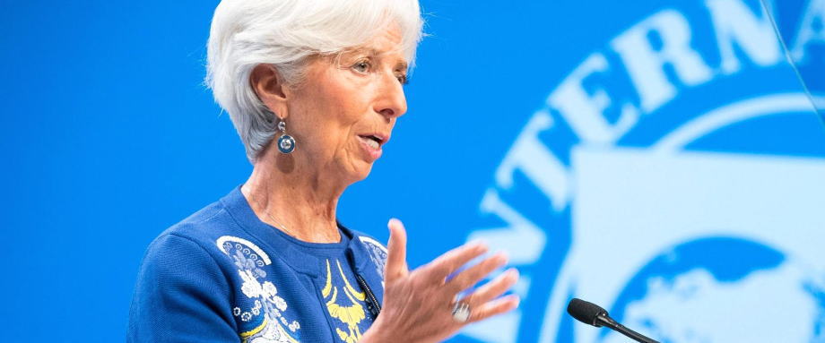 拉加德为该行为应对冠状病毒大流行而采取的激进刺激措施进行辩护,称这些措施与欧元区面临的风险是相称的