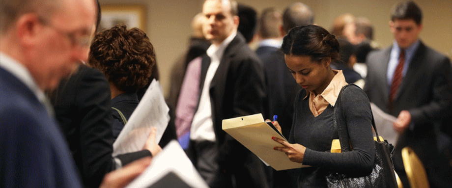 美国4月裁员状况缓解但仍处历史第二高位，招聘率创历史新低。这表明尽管5月就业状况意外回升，但劳动力市场可能需要数年时间才能从新冠危机中恢复过来。月度职位空缺和劳动力流失调查(JOLTS)显示