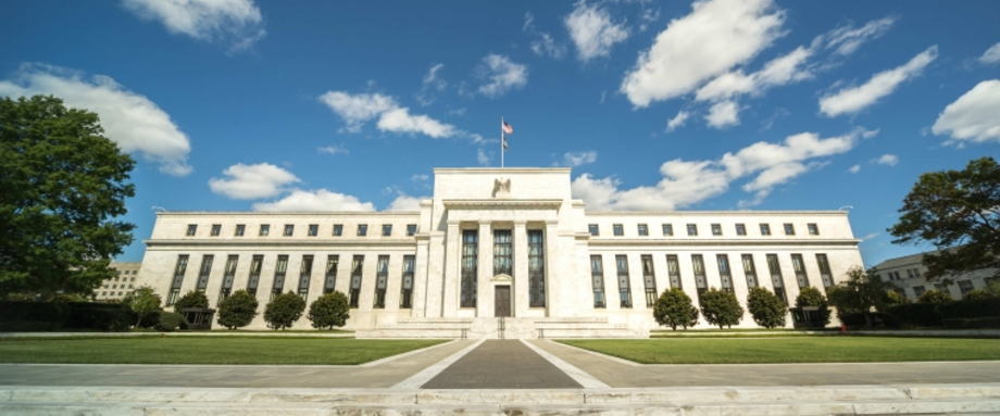 阔别半年之后,美联储此次对利率点阵图和最新季度经济预测进行了自去年12月以来的首次更新,这无疑是昨晚市场上的最大看点。