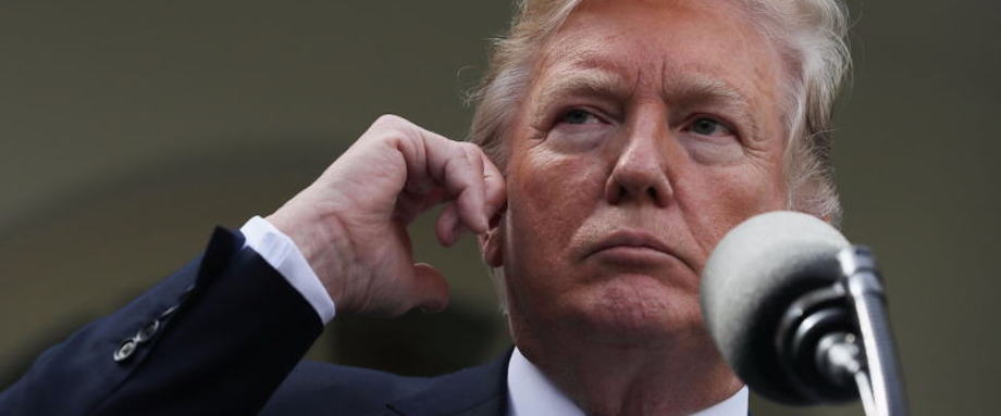 美国媒体15日晚间报道,美国特朗普政府计划提出一项规模为2万亿美元的基础设施建设计划,作为第四轮经济刺激计划的一部分