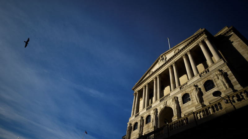 英国首相特雷莎·梅(Theresa May)周三(11月14日)获得内阁对于脱欧协议草案的支持,在此之后英镑曾短暂反弹,但周四随着多位大臣的辞职以及不信任投票的风险升温,英镑遭到大肆抛售。英镑/美元