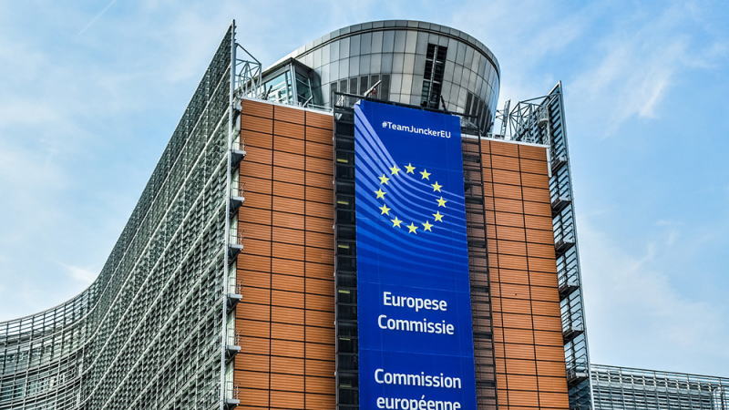 当地时间22日，德国联邦财政部长肖尔茨和法国经济与财政部长勒梅尔在柏林举行会晤。两人均对欧盟设立经济恢复基金表示出信心，并声称，将在今年就引入数字服务税。德国财长肖尔茨在会晤后的新闻发布会上指出，德国与法国只有密切合作才能够共同应对新冠肺炎危机带来的历史性挑战。