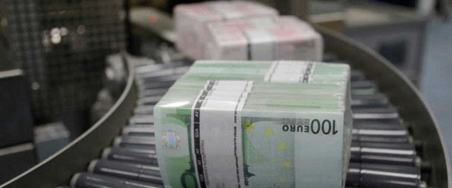 周二公布的数据显示，欧元区经济在6月份继续复苏，因先前为防控疫情而被迫歇业的大批企业复工。