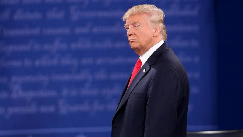 据彭博社报道,美国总统唐纳德·特朗普(Donald Trump)表示,若美国与欧盟之间的谈判不能达成新的贸易协议,将对欧盟汽车征收进口关税。