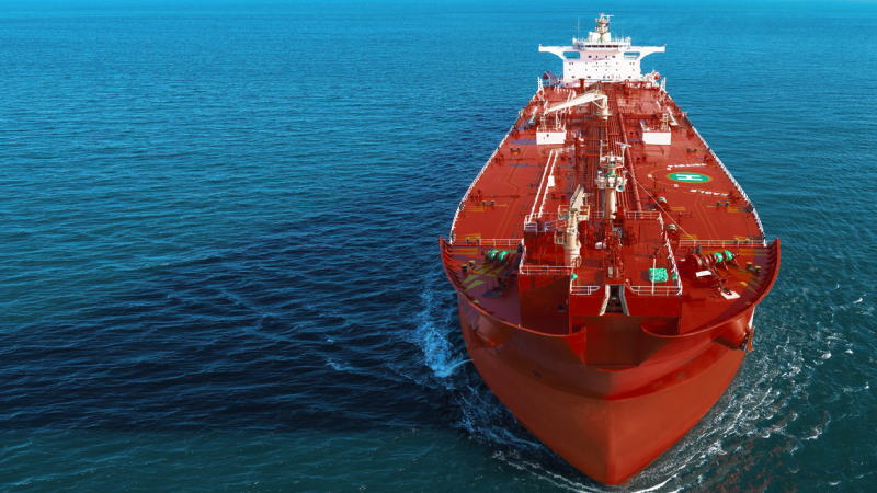 中国5月从沙特阿拉伯的原油进口量较上年同期增长近一倍,达到历史最高水平,因炼厂纷纷抢购廉价燃料。