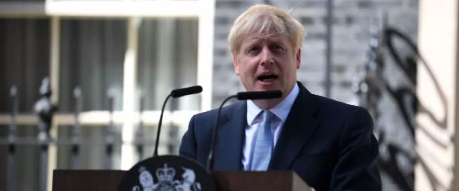 英国首相约翰逊承诺以“罗斯福方式”扩大财政支出,帮助英国经济从新冠疫情的冲击中复苏,并称重拾财政紧缩将会是一场错误