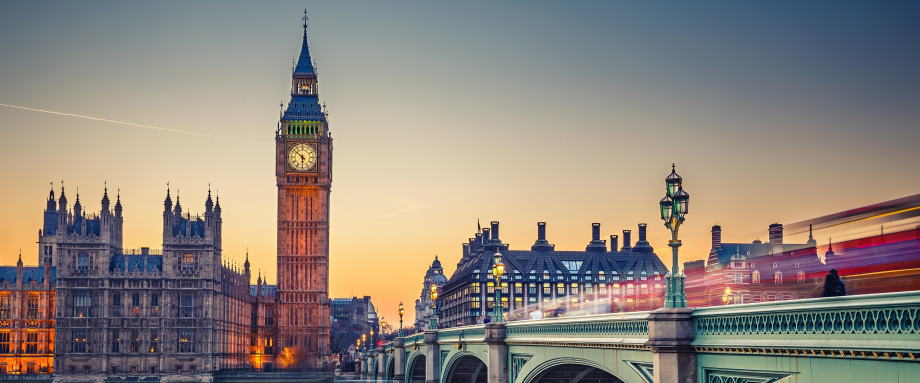 英国财政大臣苏纳克(Rishi Sunak)宣布了一项300亿英镑(377亿美元)的计划,向雇主支付津贴