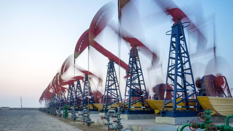 美国油服公司贝克休斯(Baker Hughes)周五(7月10日)公布数据显示,截至7月10日当周,美国钻井总数较上周减少5座至246座;美国活跃石油钻井数较上周减少4座至181座;美国天然气钻井总数较上周减少1座至75座;美国混杂钻井总数较上周维持2座不变。