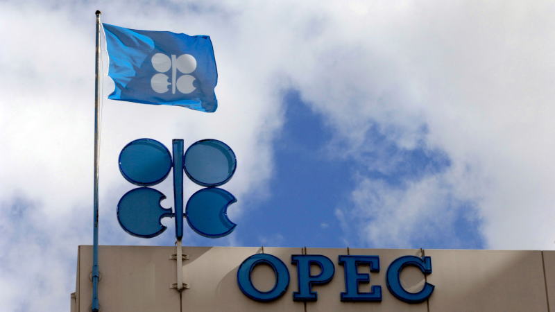 随着全球经济从新冠病毒大流行中缓慢复苏,石油输出国组织(OPEC)和俄罗斯等盟友同意从8月起降低创纪录的减产力度,将在12月之前减产770万桶/日