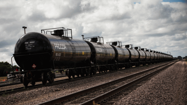 美国总统特朗普针对伊朗袭击美军驻伊拉克基地发表全国讲话,他提到“美国不再需要中东石油”,此番言论引