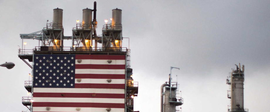 随着沙特和俄罗斯两大产油国握手言和,石油价格战的硝烟逐渐散去。虽然一些主要产油国因价格战收入剧减,但最大输家却是美国。近年来,声势浩大的美国页岩油革命大有偃旗息鼓之势。不过,世界石油市场能否走向再平衡,仍有待观察。