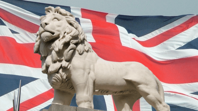 英国首相特雷莎·梅(Theresa May)周三(11月14日)获得内阁对于脱欧协议草案的支持,在此之后英镑曾短暂反弹,但周四随着多位大臣的辞职以及不信任投票的风险升温,英镑遭到大肆抛售。英镑/美元