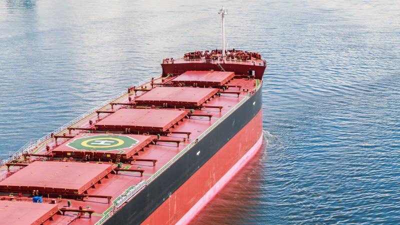 据彭博社报道,华尔街大型银行有望实现十年来最高的大宗商品交易收入,它们正从石油和黄金价格的剧烈波动中受益。