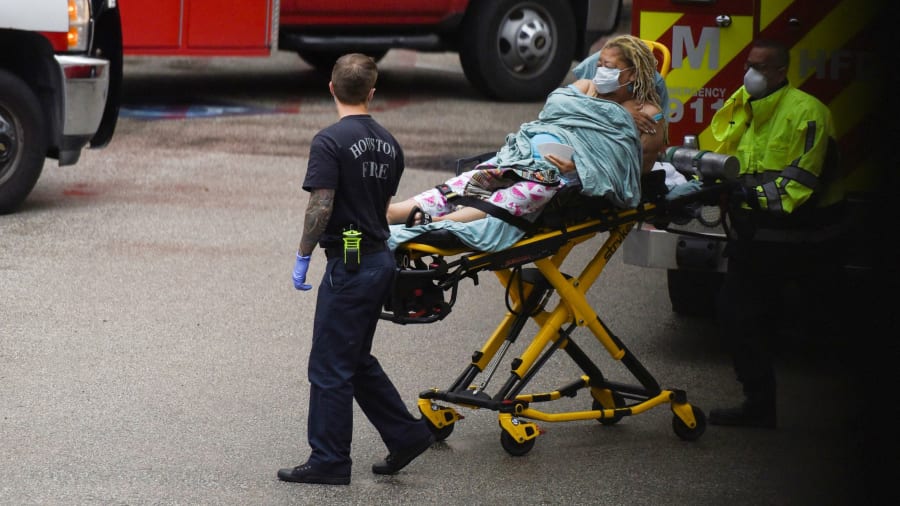 全球累计确诊逾1713万,死亡逾66.8万;美国累计病例逾455万。美单日新增超5.2万,巴西超6.9万,印度超5.2万