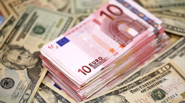 在英国正式脱离欧盟前,欧洲理事会主席米歇尔、欧洲议会议长萨索利、欧盟委员会主席冯德莱恩1月31日中午在布鲁塞尔