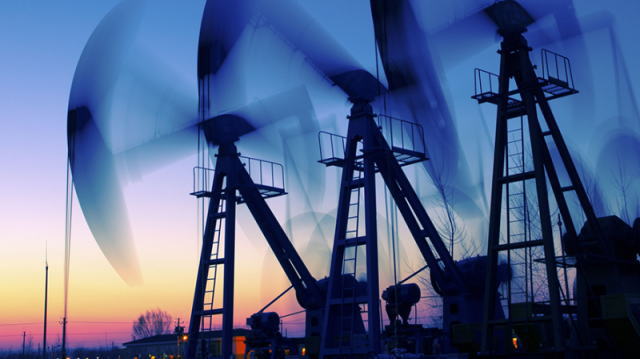 在经历11月的大跌后,油价在12月首个交易日大涨。沙特和俄罗斯延长限产协议、加拿大实施产量限制抵消了卡塔尔退出OPEC带来的负面影响。