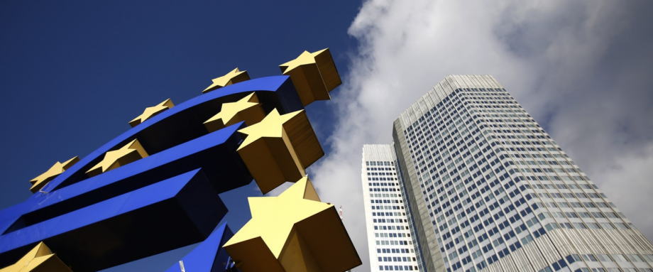 欧元区将陷入自金融危机以来最长的通缩周期,这给欧洲央行添加了更大的压力,令其不得不采取更为严厉的行动。