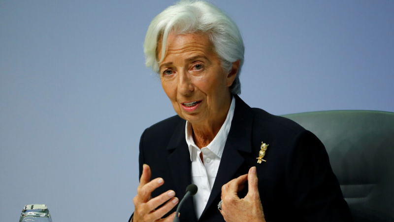 西欧各大国领导人，现在没一个好过的。已经持续三周的暴力抗议活动，让法国总统马克龙现在如坐针毡，骑虎难下。马克龙可能采取紧急减税措施来平息暴力抗议，但代价可能是加剧该国的预算赤字。