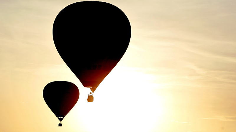 美国股市最新消息，盘中美股突发重大资讯，道指期货，纳斯达克指数，标准普尔指数，怎么开户，最新消息，牛市行情能否延续，再通胀交易