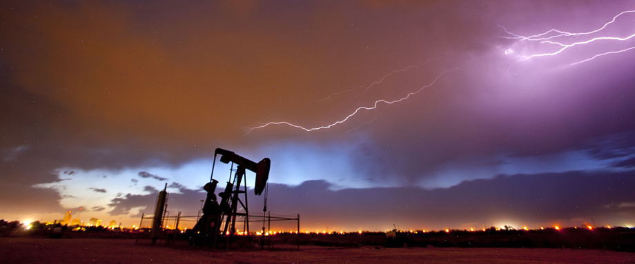 去年对于石油股来说又是一个糟糕的一年。标普油气勘探生产基金(XOP)中的石油生产商平均暴跌38%