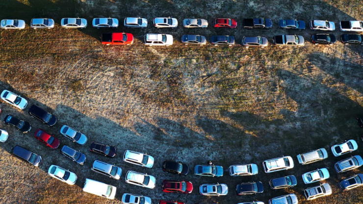 失业金人数的意外增加不仅仅是一次低迷的数据，而是痛苦的开始，失业浪潮将再度伴随疫情席卷美国！