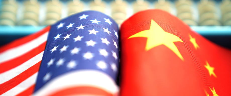 分析人士表示,由于新冠疫情影响,中国将比预期提前几年超越美国成为世界最大经济体。