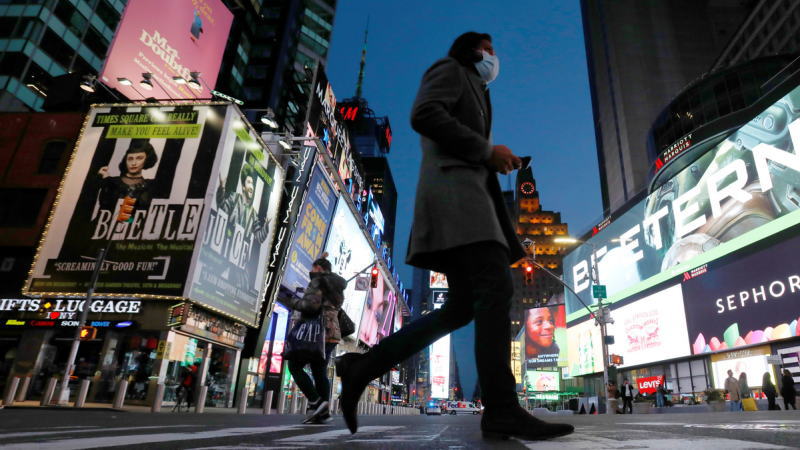 美国总统拜登当地时间周四撤销了对前总统特朗普提出的有争议的美联储理事候选人朱迪-谢尔顿的提名