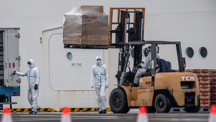 中国股市的投资者自国庆长假后热情高涨，助推中国股票市值自2015年以来首次突破10万亿美元。