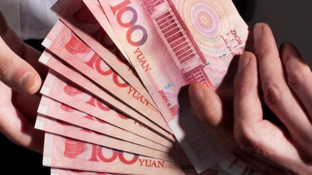 中国股市的投资者自国庆长假后热情高涨,助推中国股票市值自2015年以来首次突破10万亿美元。