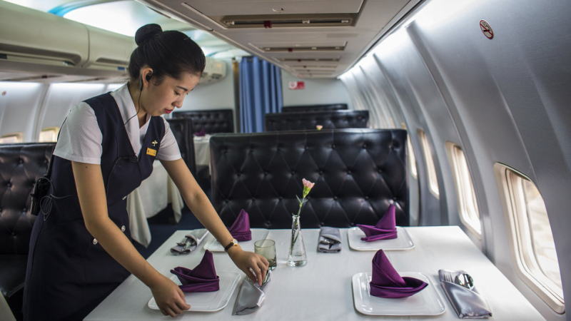 中国股市的投资者自国庆长假后热情高涨,助推中国股票市值自2015年以来首次突破10万亿美元。