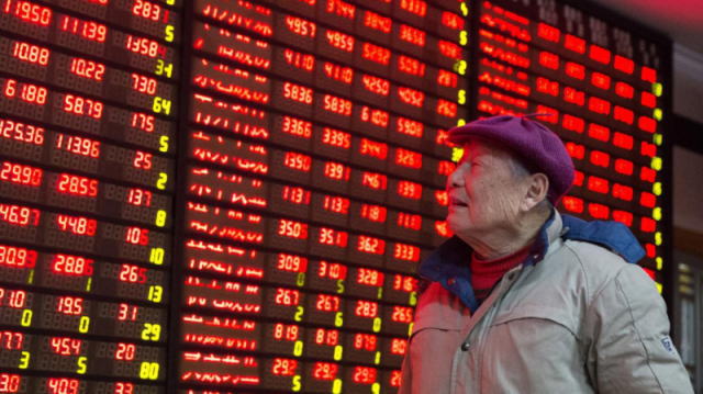 中国股市的投资者自国庆长假后热情高涨,助推中国股票市值自2015年以来首次突破10万亿美元。