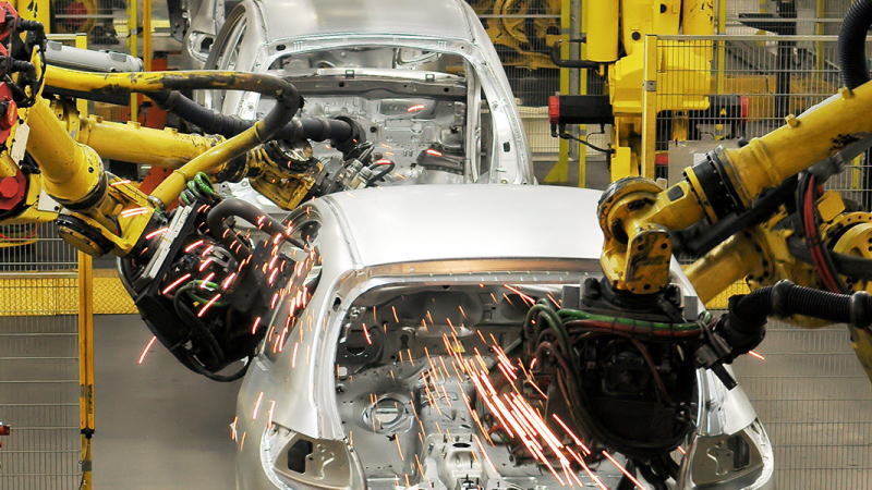 西欧各大国领导人,现在没一个好过的。已经持续三周的暴力抗议活动,让法国总统马克龙现在如坐针毡,骑虎难下。马克龙可能采取紧急减税措施来平息暴力抗议,但代价可能是加剧该国的预算赤字。