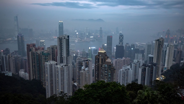 香港股市最新消息,盘中港股突发重大资讯,恒指期货,小恒指,大恒指,恒指策略,恒指行情走势图,恒指怎么做?