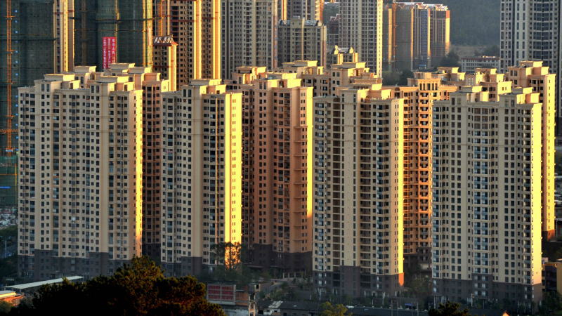 中国股市的投资者自国庆长假后热情高涨,助推中国股票市值自2015年以来首次突破10万亿美元。