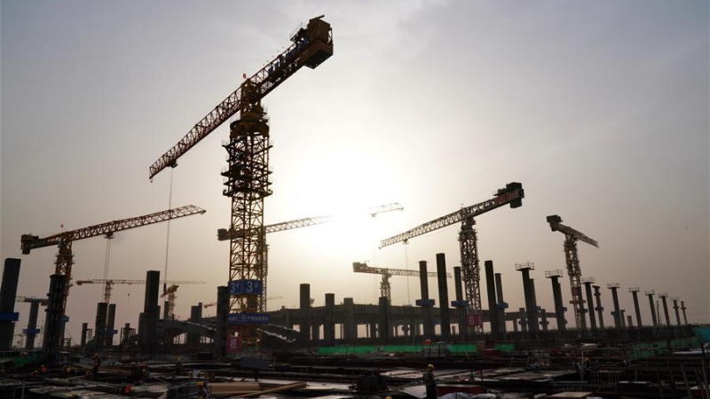 中国股市的投资者自国庆长假后热情高涨,助推中国股票市值自2015年以来首次突破10万亿美元。