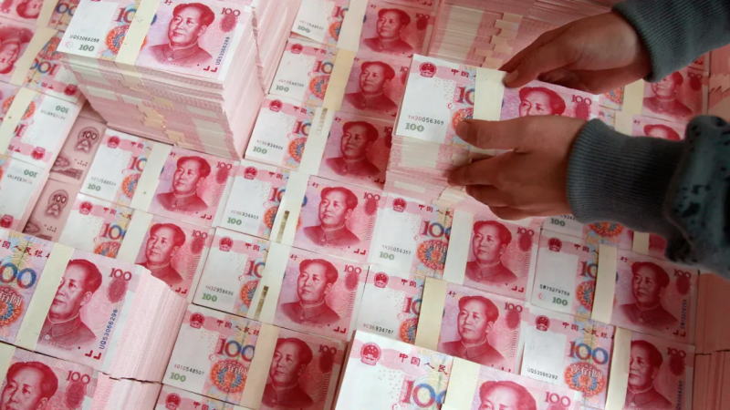 中国股市的投资者自国庆长假后热情高涨,助推中国股票市值自2015年以来首次突破10万亿美元。