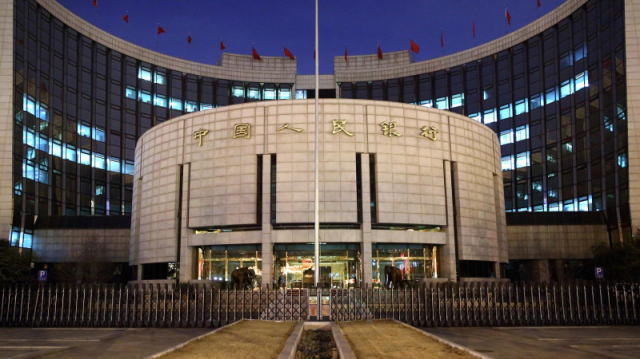 中国股市的投资者自国庆长假后热情高涨，助推中国股票市值自2015年以来首次突破10万亿美元。