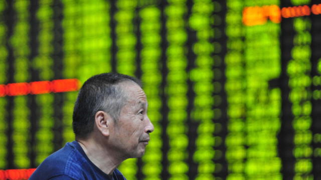 中国股市的投资者自国庆长假后热情高涨,助推中国股票市值自2015年以来首次突破10万亿美元。