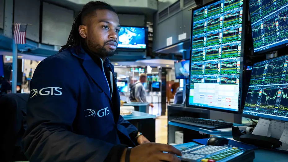 美国股市最新消息，盘中美股突发重大资讯，道指期货，纳斯达克指数，标准普尔指数，怎么开户，最新消息，牛市行情能否延续，再通胀交易