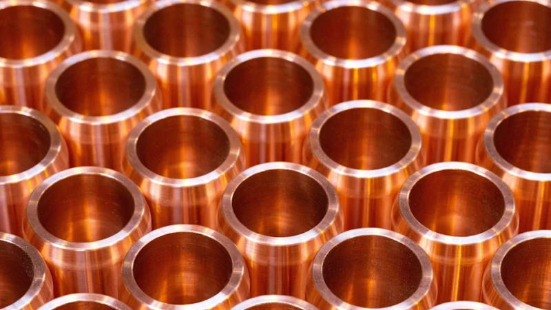 17日，沥青期货主力1906合约小幅高开后，受空头减仓影响，期价振荡反弹。此时，部分多头借机获利离场，期价略有回落。之后，多空陷入胶着，期价呈小区间波动，日内...