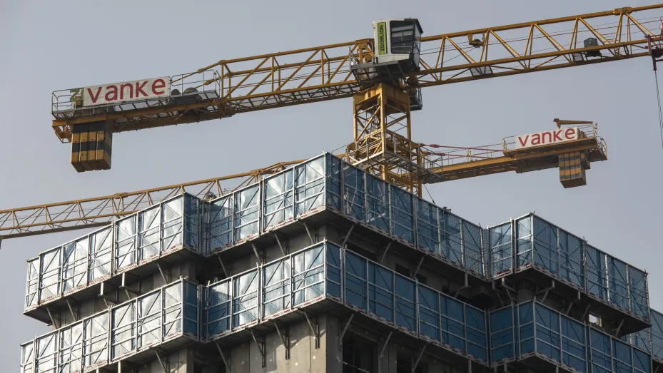 中国股市的投资者自国庆长假后热情高涨,助推中国股票市值自2015年以来首次突破10万亿美元。